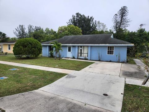 880 Camellia Dr Royal Palm Beach FL 33411
