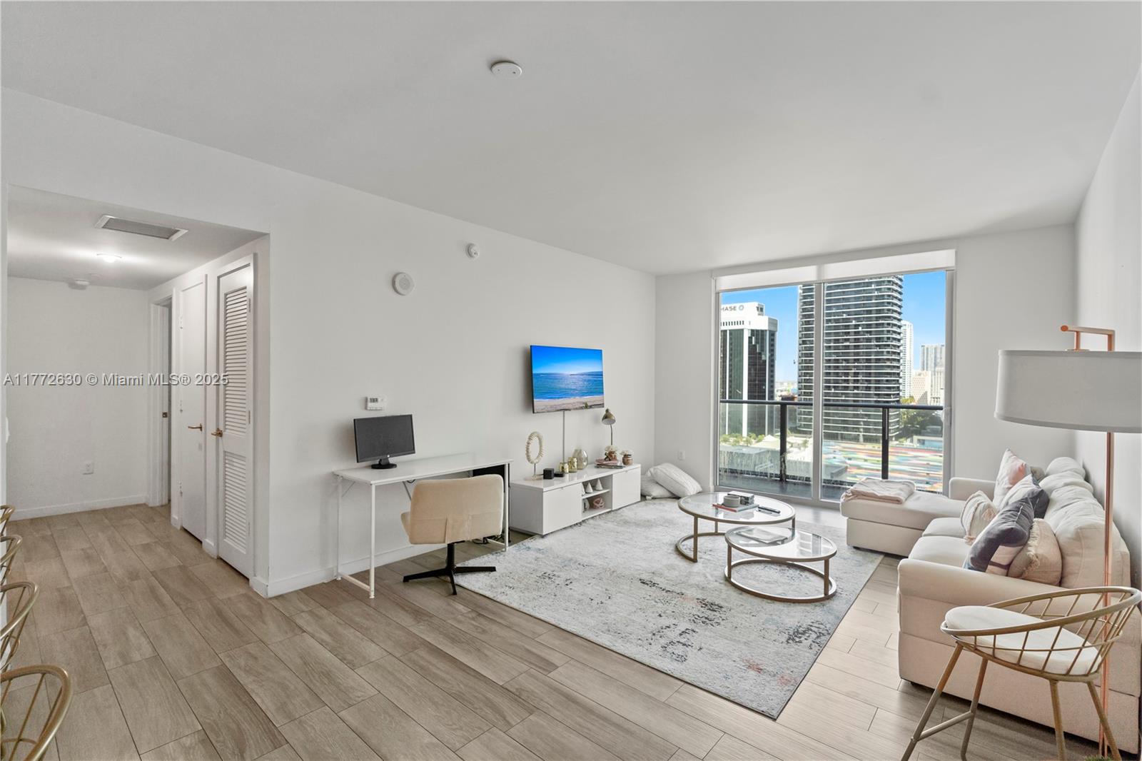 1100 MILLECENTO RESIDENCE - Residential