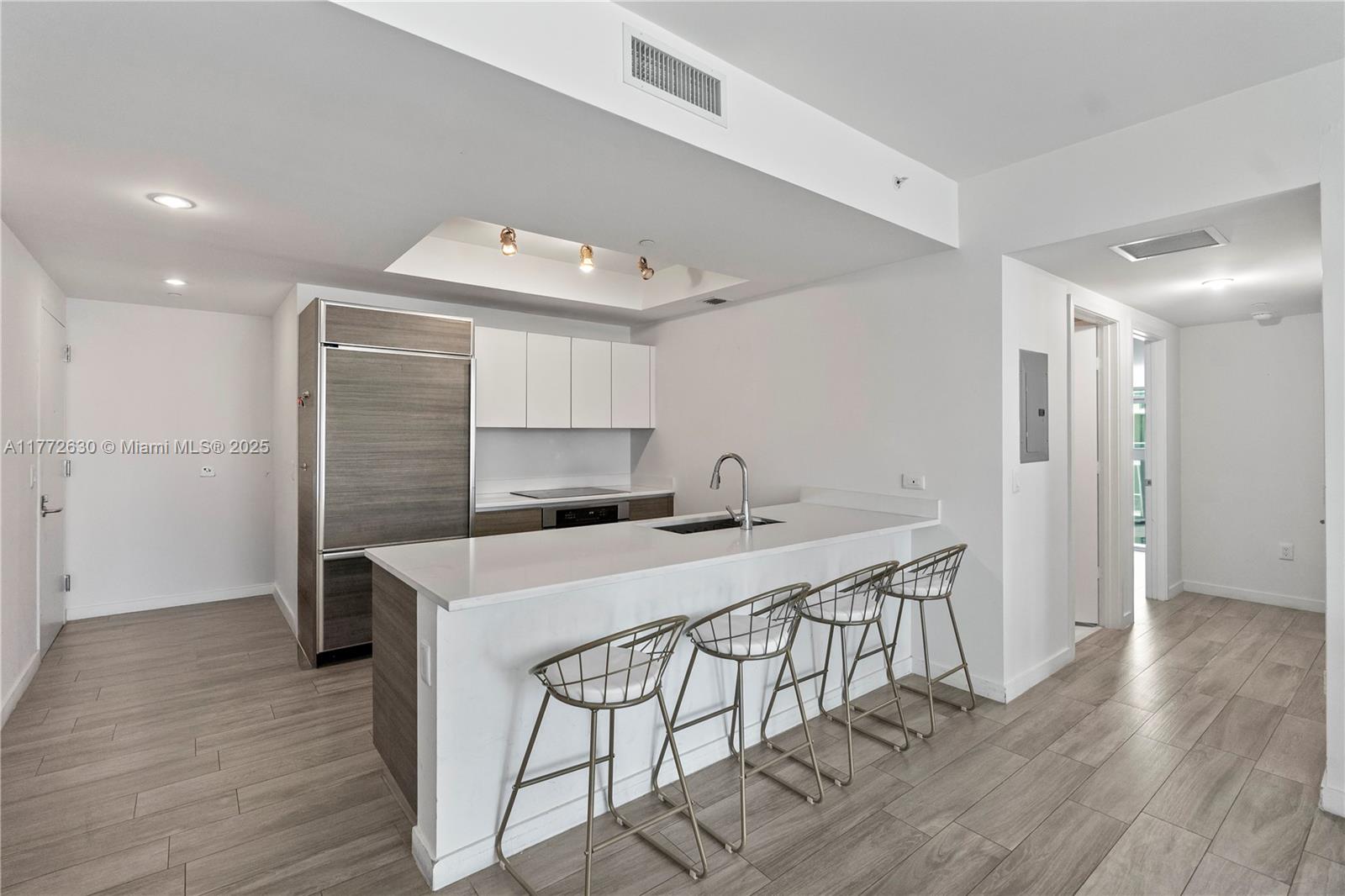 1100 MILLECENTO RESIDENCE - Residential