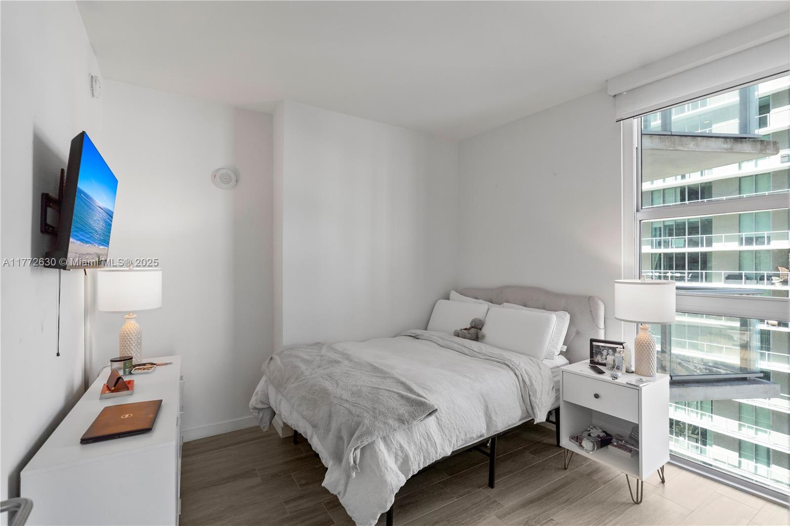 1100 MILLECENTO RESIDENCE - Residential