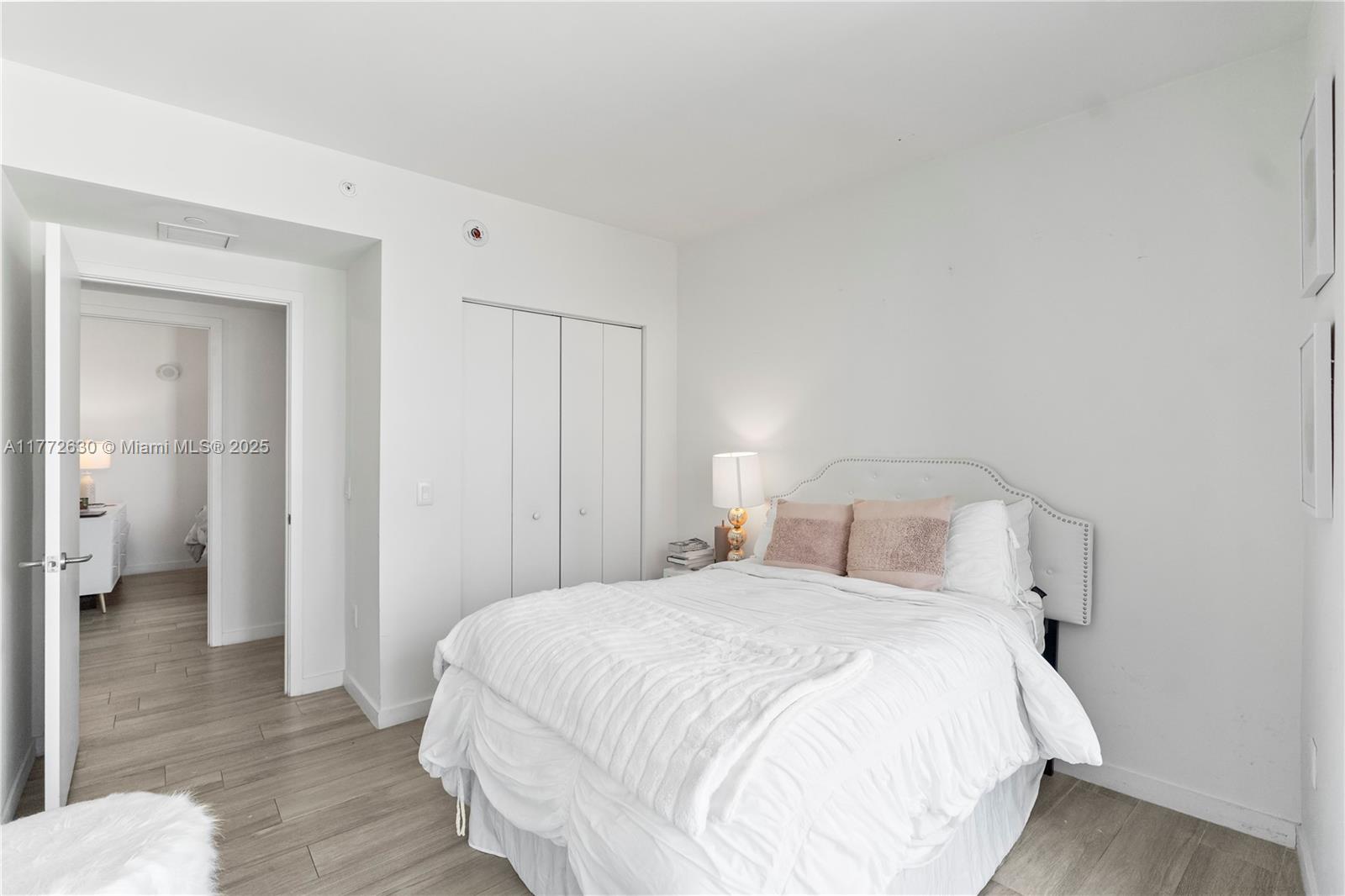 1100 MILLECENTO RESIDENCE - Residential