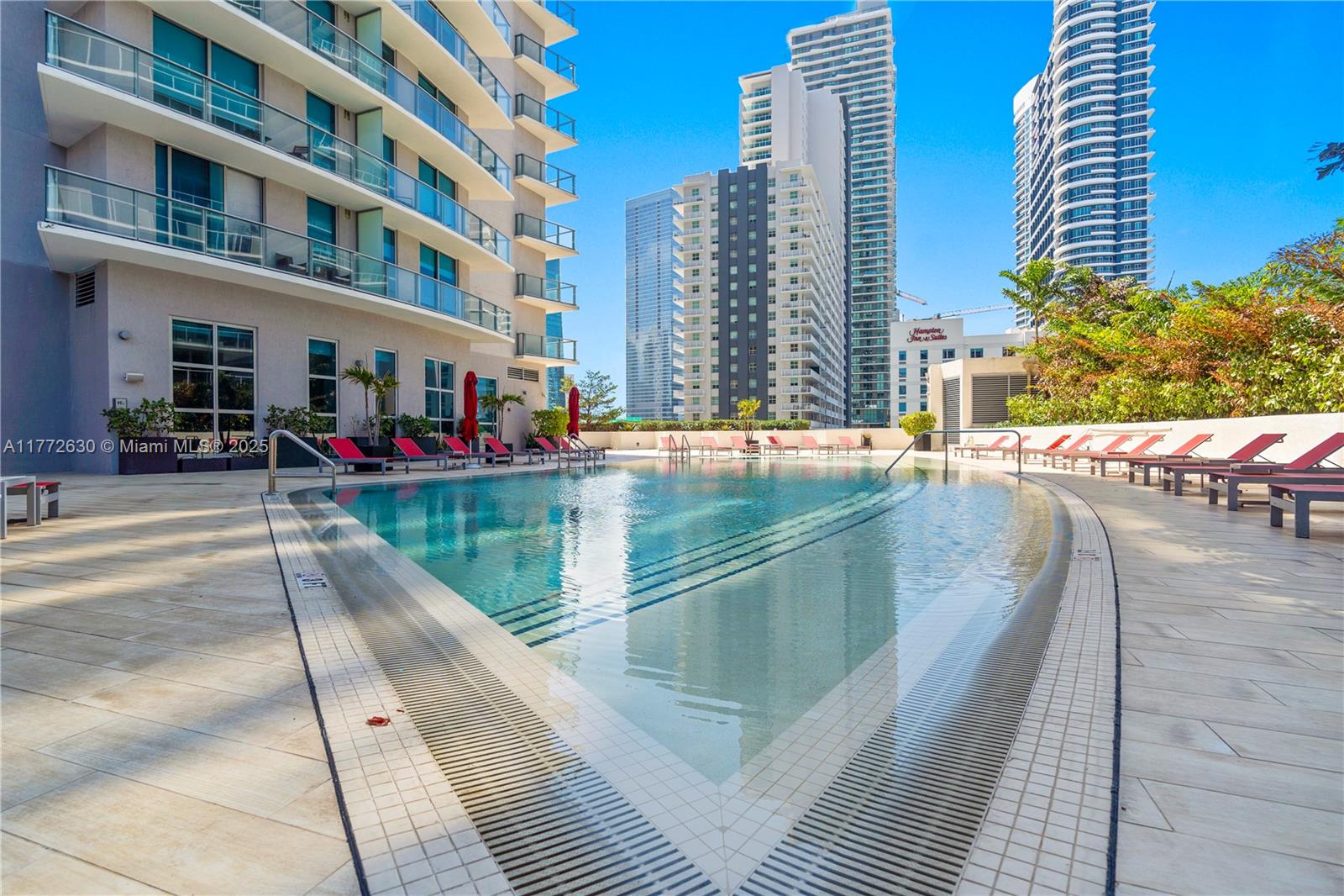 1100 MILLECENTO RESIDENCE - Residential