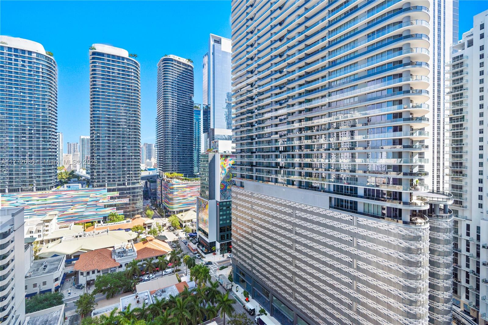 1100 MILLECENTO RESIDENCE - Residential