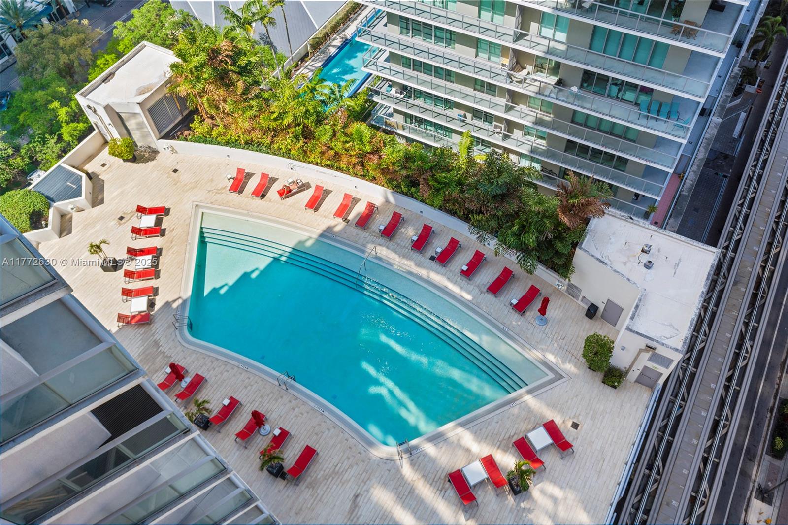 1100 MILLECENTO RESIDENCE - Residential