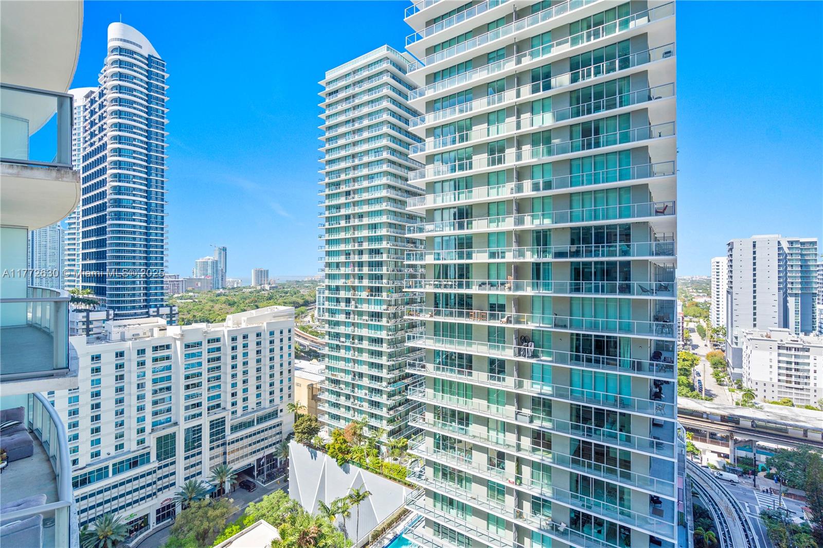 1100 MILLECENTO RESIDENCE - Residential