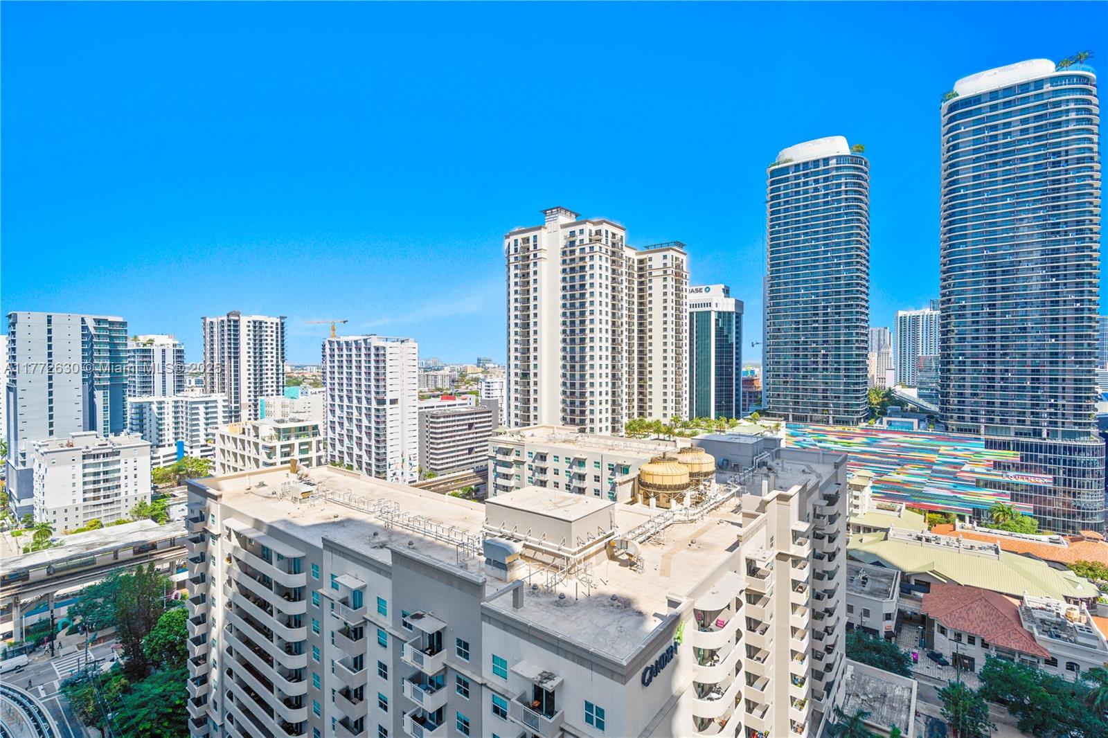 1100 MILLECENTO RESIDENCE - Residential