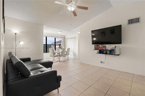 2866 S University Dr 5307 Davie FL 33328