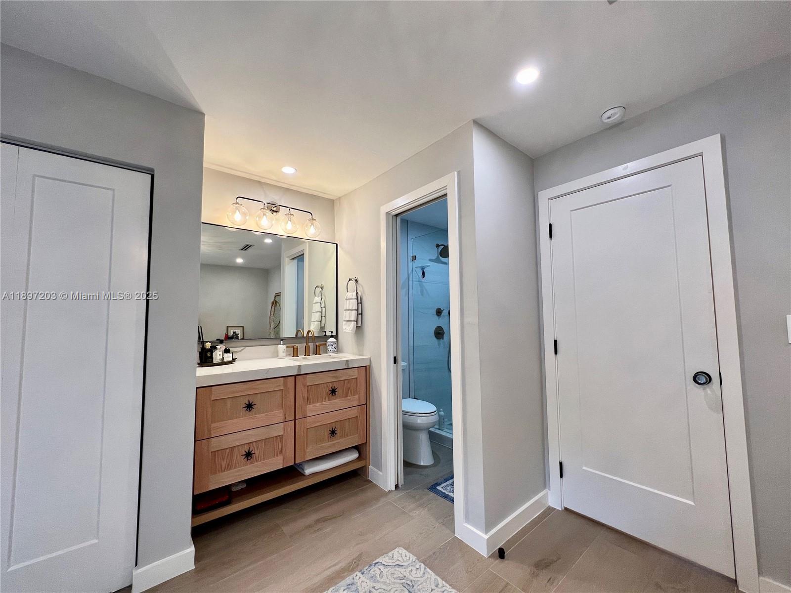 GROVE PARADISE CONDO - Residential Lease