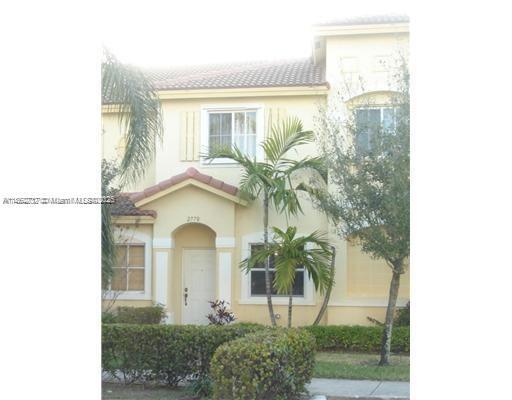 SPACIOUS 3/2 TOWNHOME IN MURANO. SPLIT FLOOR PLAN. WASHER/DRYER. PATIO WITH GREAT VIEW. AS-IS PROPERTY. GATED COMMUNITY WITH POOL, GYM, CLUBHOUSE, TENNIS COURTS, AND MORE. CENTRALLY LOCATED. OWNER MOTIVATED. TENANT OCCUPIED. 24 HR NOTICE REQUIRED.