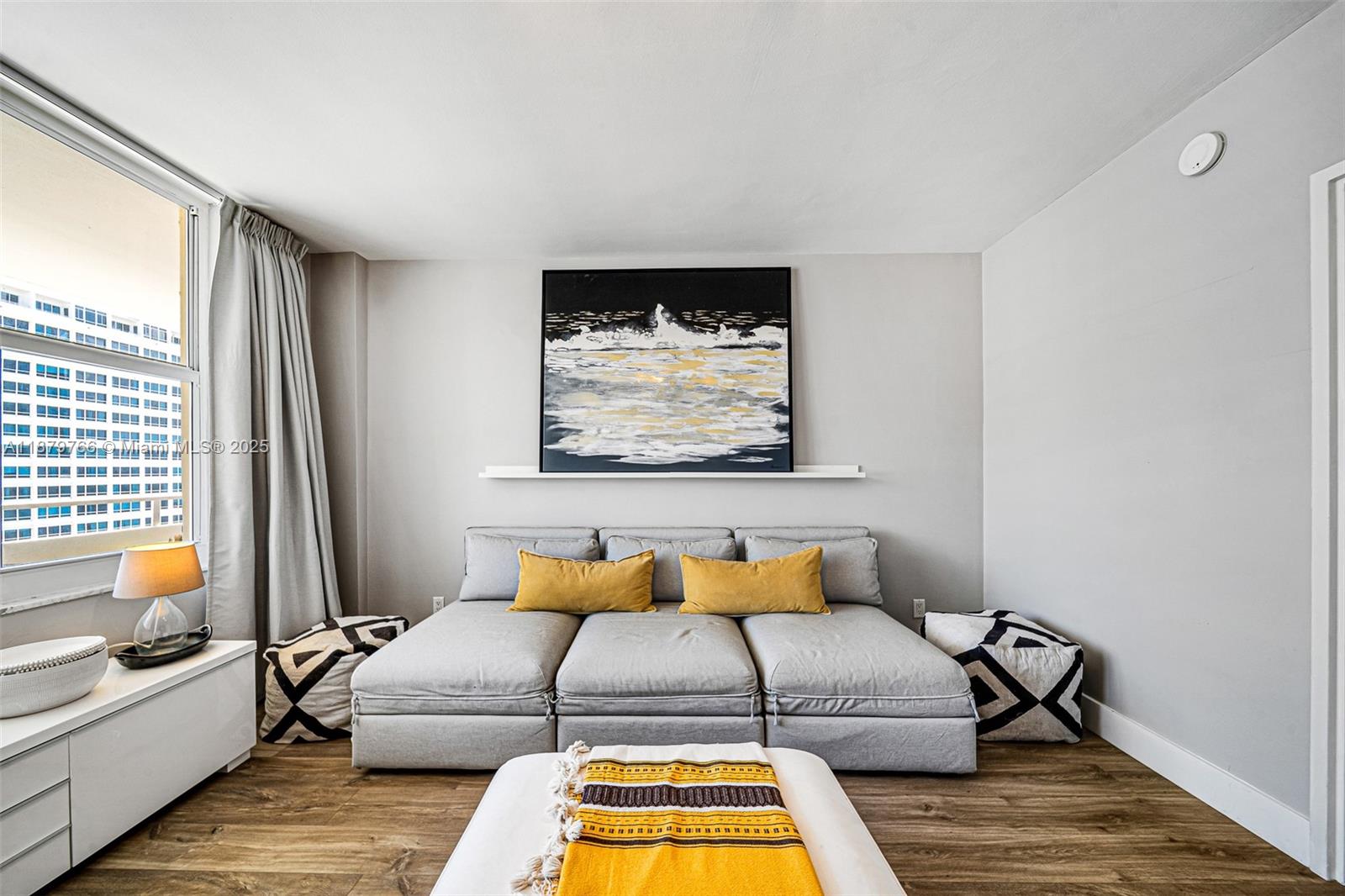 5600 CONDO - Residential