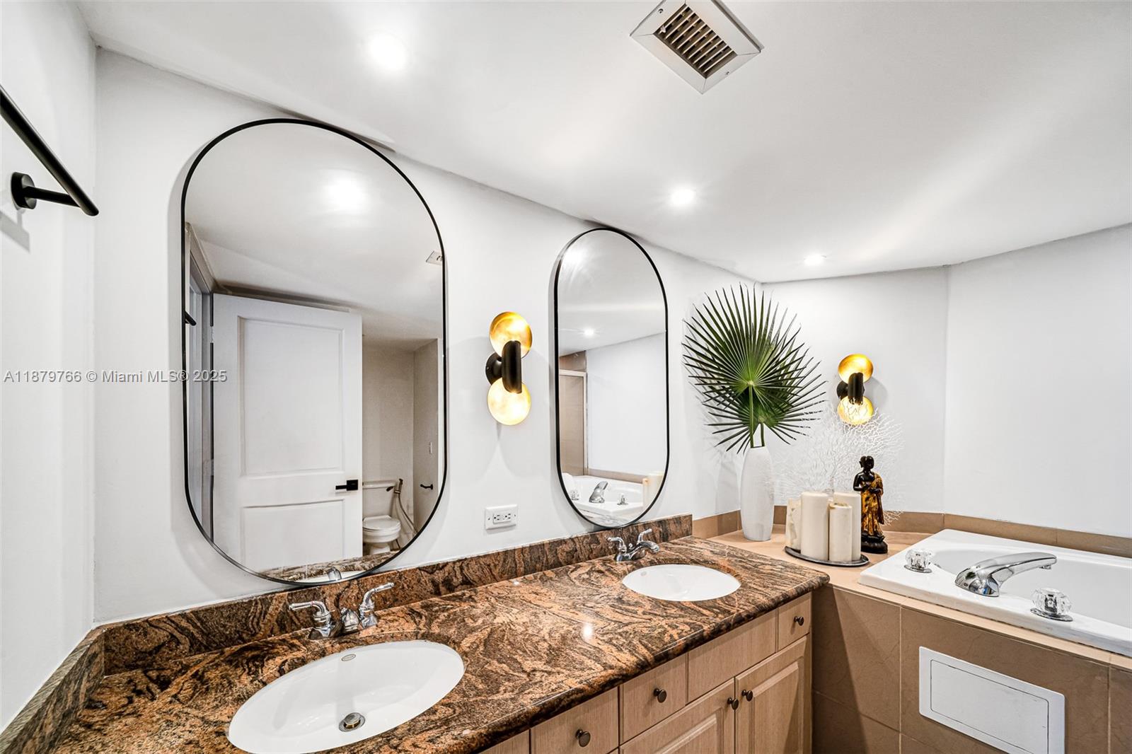 5600 CONDO - Residential