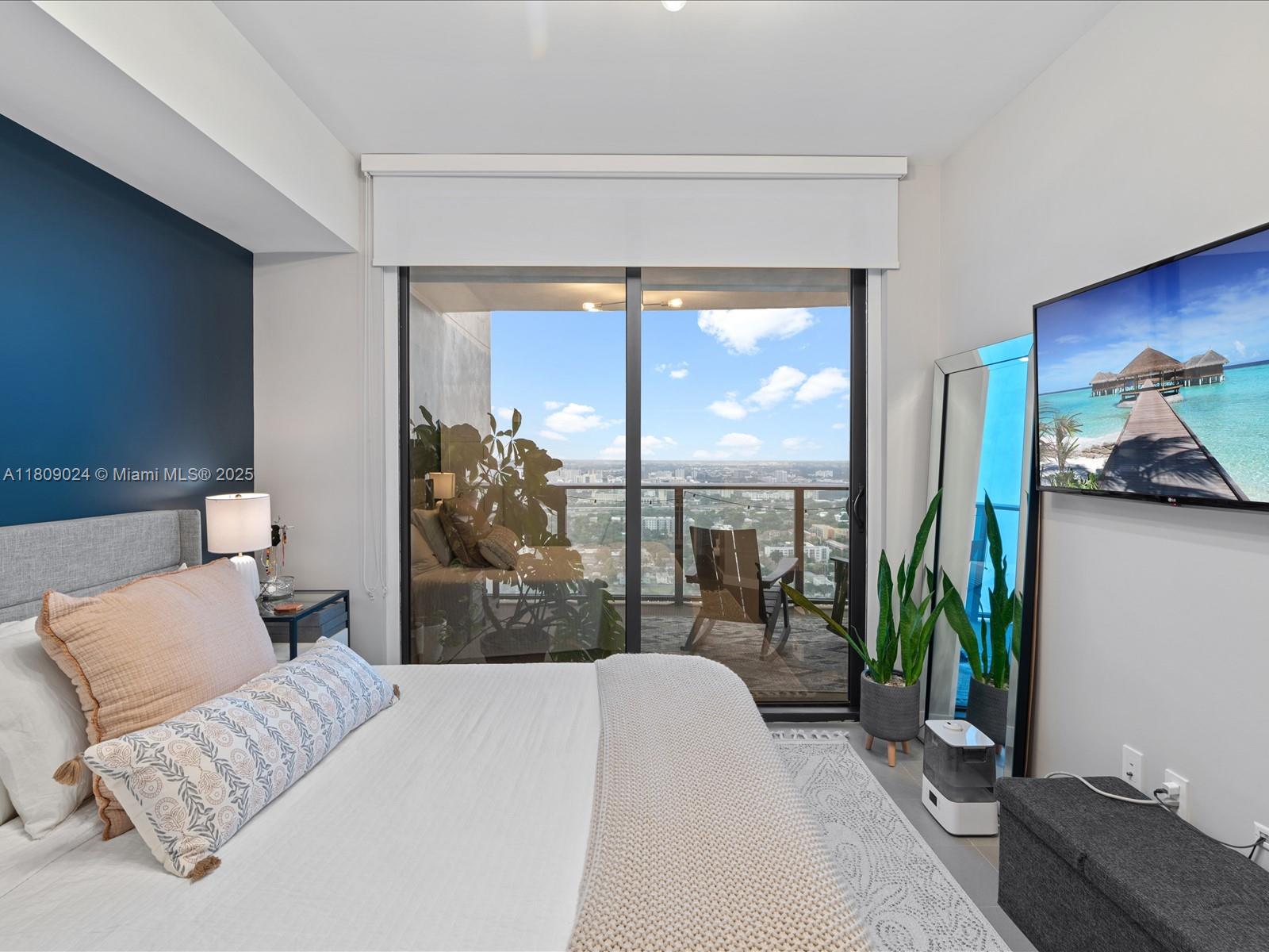 CANVAS CONDO - Residential