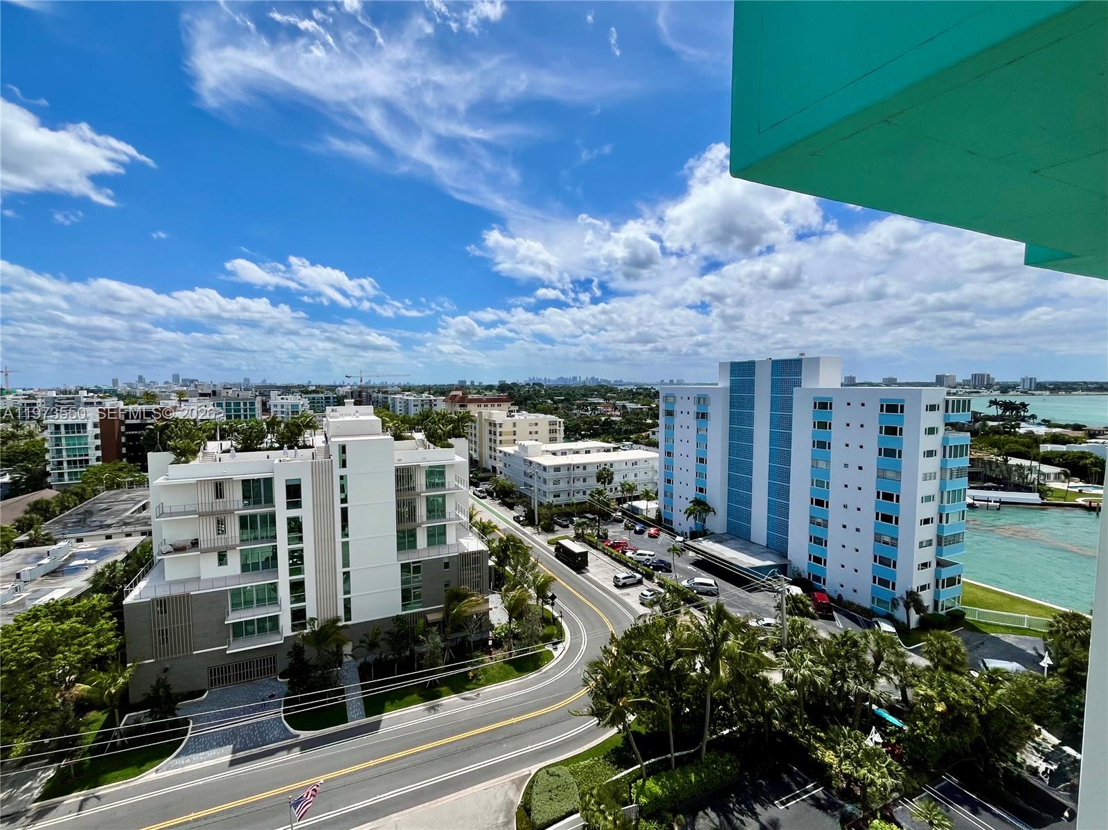 ISLAND POINTE CONDO - Residential