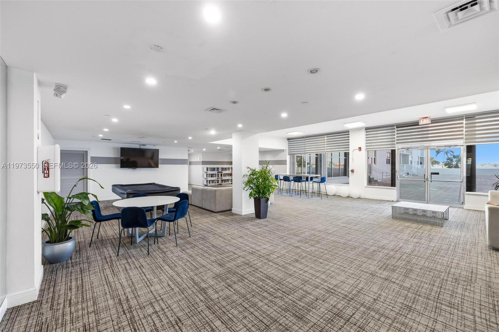 ISLAND POINTE CONDO - Residential