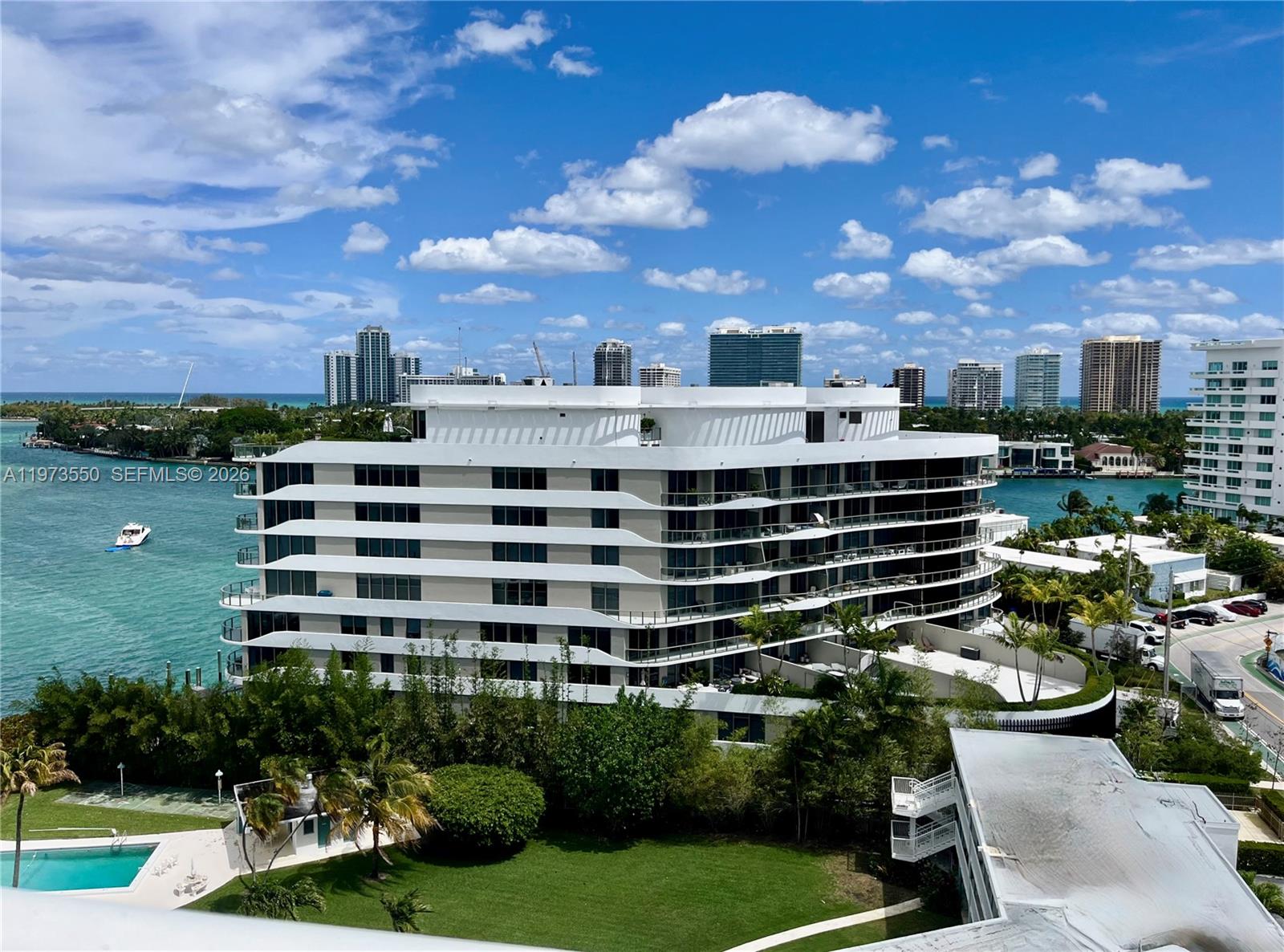 ISLAND POINTE CONDO - Residential