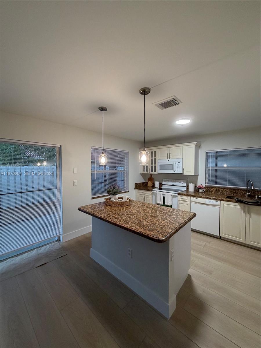 SAVANNAH PLAT 3 - Residential Lease