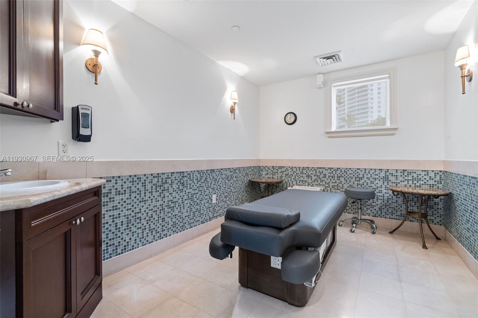 TURNBERRY VILLAGE SO TOWE - Residential