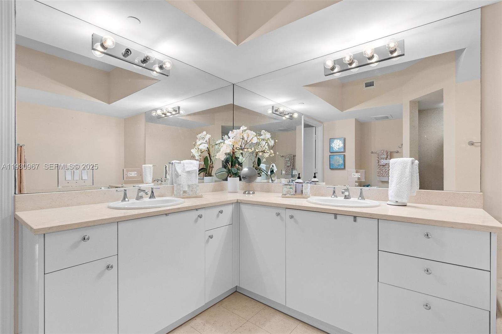 TURNBERRY VILLAGE SO TOWE - Residential