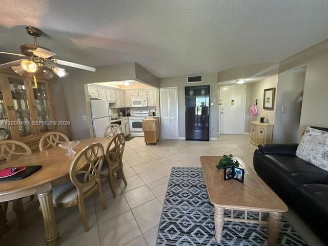 SABAL PALM VILLAGE 2 COND - Residential