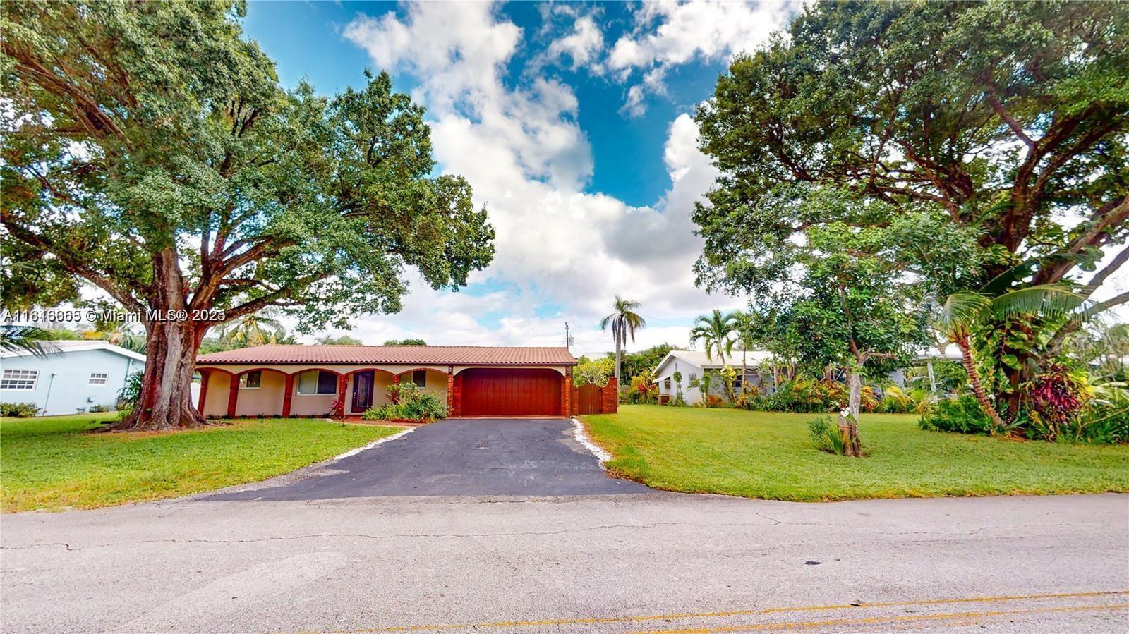 2116 Nw 3rd Ave, Wilton Manors, Broward County, Florida - 3 Bedrooms  
2 Bathrooms - 