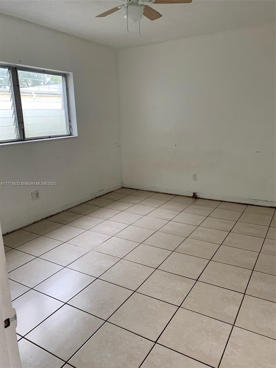 Rental Property at 17051 Ne 23rd Ave 1H, North Miami Beach, Miami-Dade County, Florida - Bedrooms: 1 
Bathrooms: 1  - $1,500 MO.