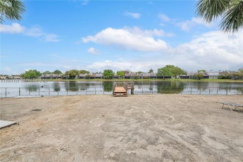 Tiny photo for 1101 Colony Point Cir #101, Pembroke Pines, FL 33026 (MLS # A12007721)