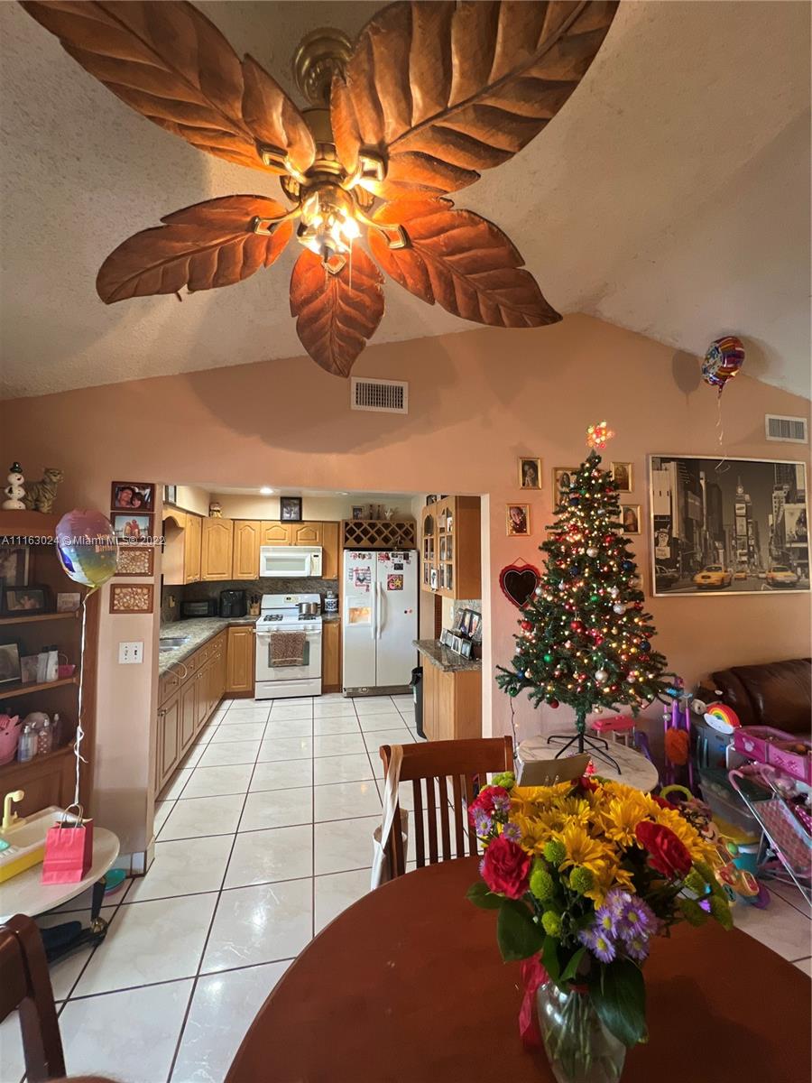 SUNRISE GOLF VILLAGE SEC - Residential