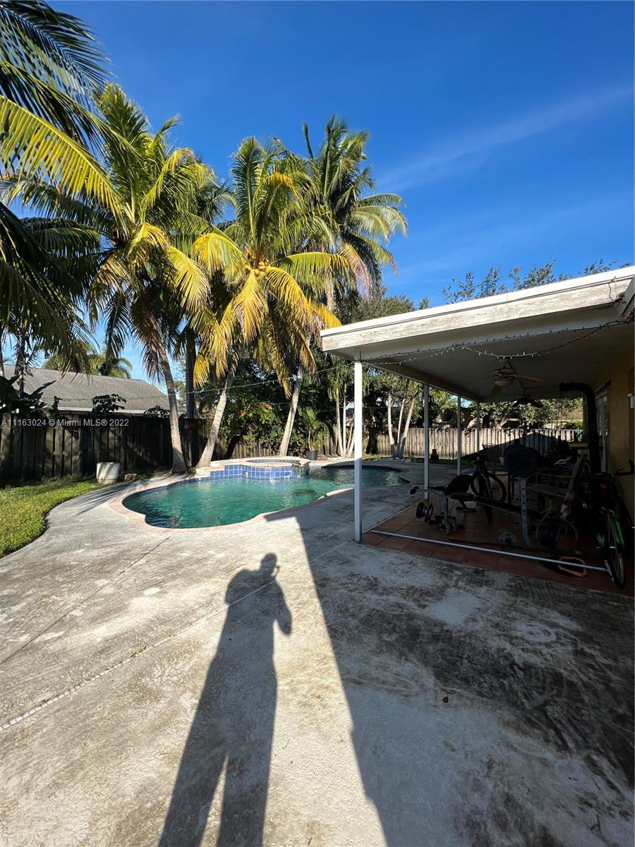 SUNRISE GOLF VILLAGE SEC - Residential