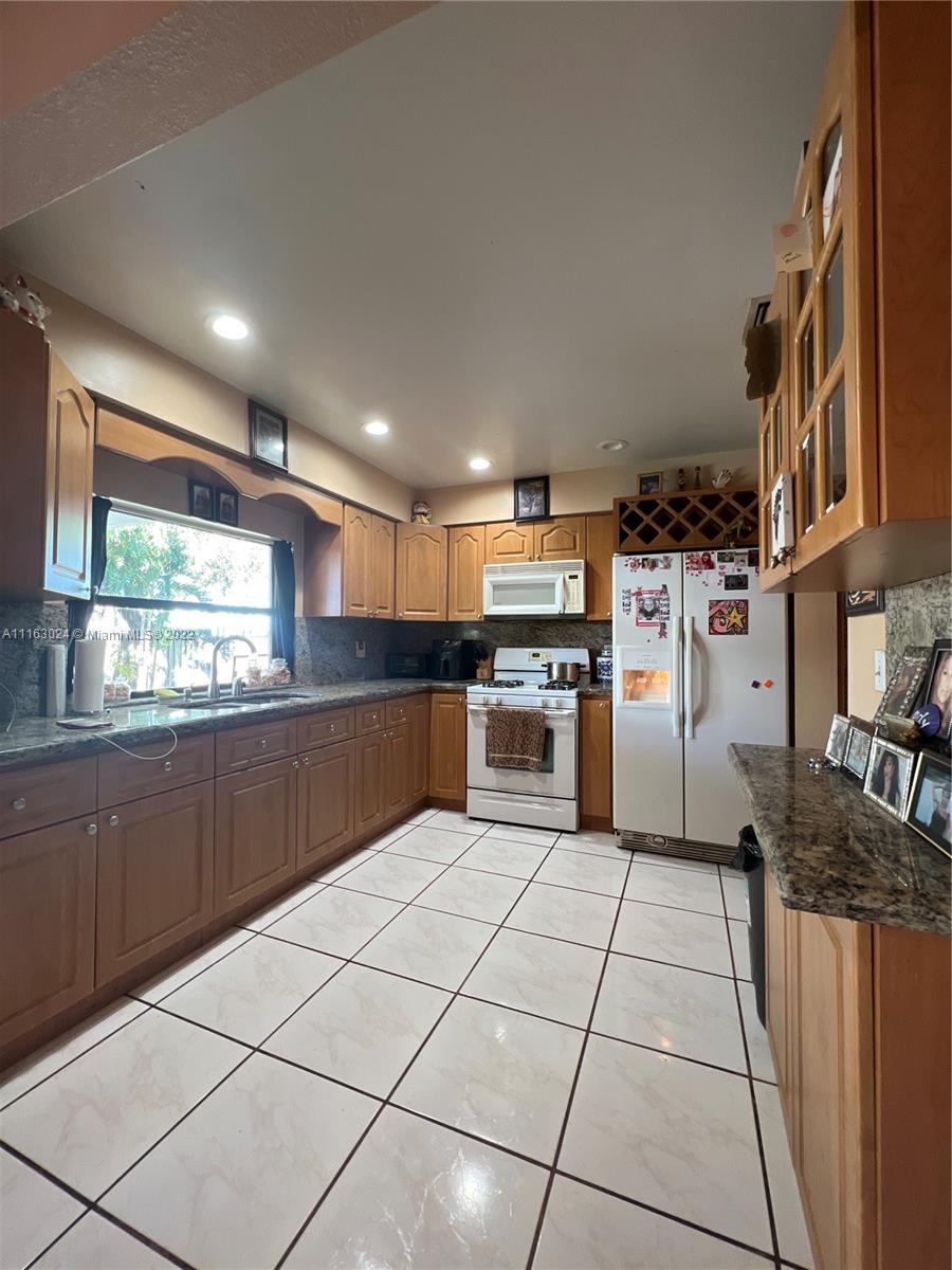 SUNRISE GOLF VILLAGE SEC - Residential