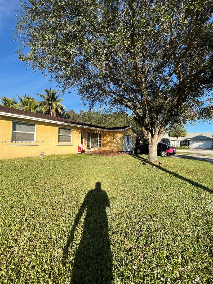 SUNRISE GOLF VILLAGE SEC - Residential