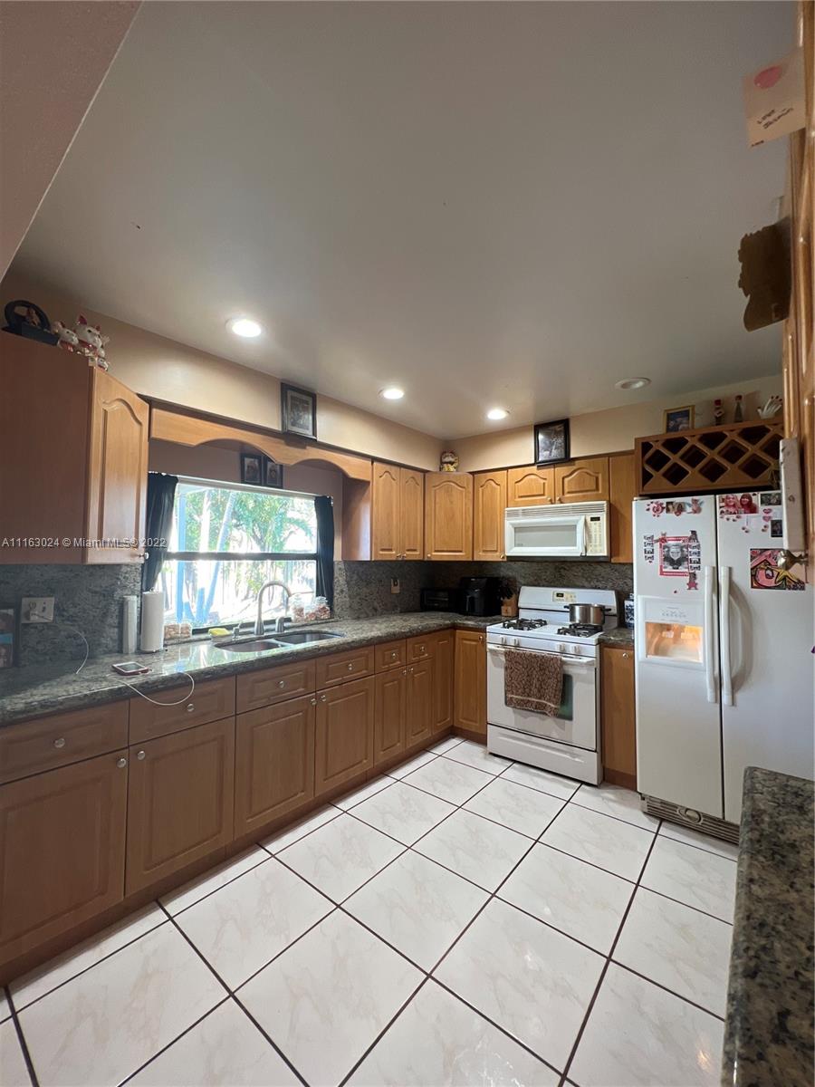 SUNRISE GOLF VILLAGE SEC - Residential