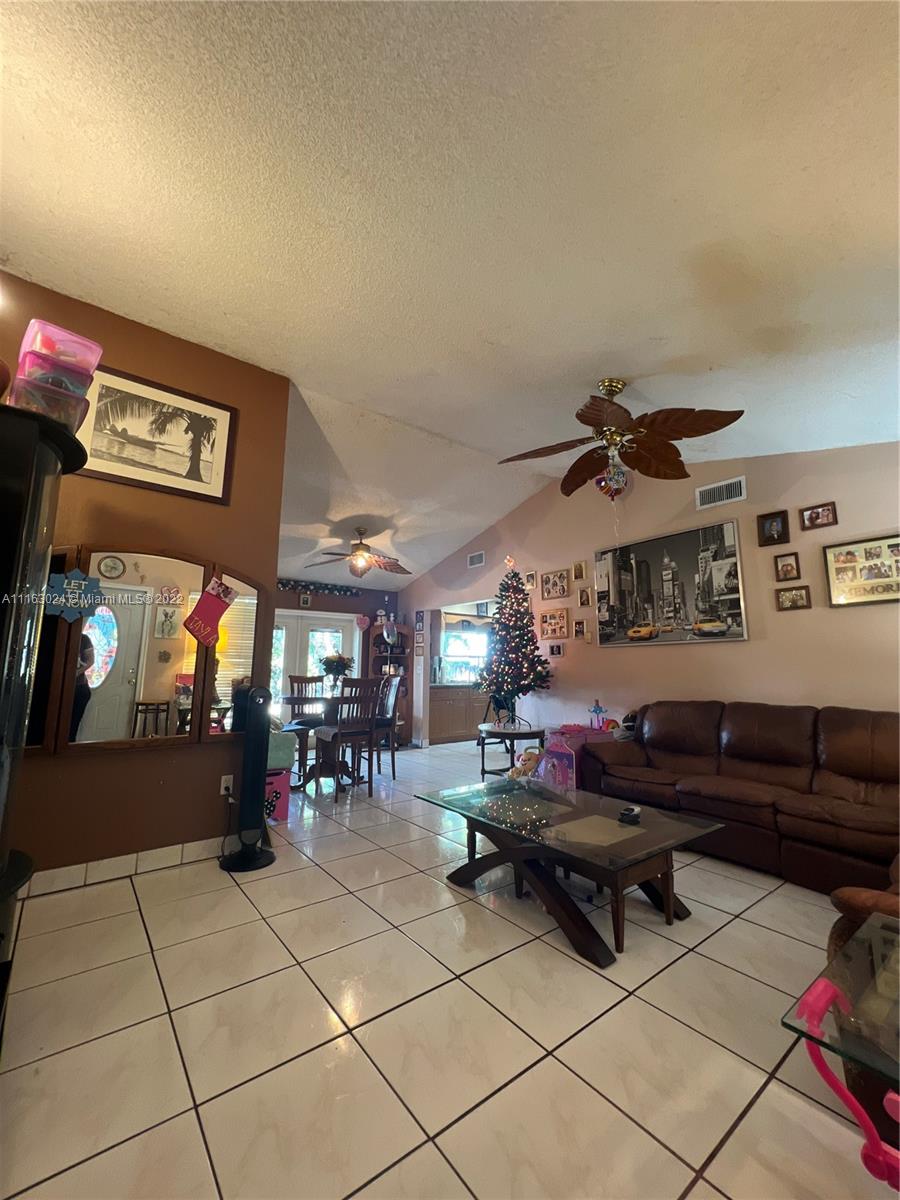 SUNRISE GOLF VILLAGE SEC - Residential