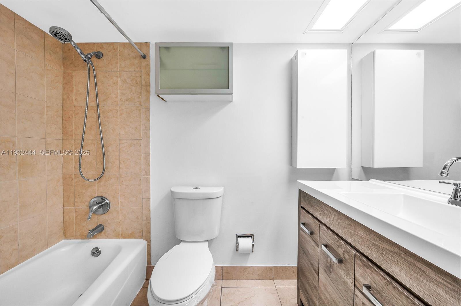 NO 1 PALM-AIRE COUNTRY CL - Residential Lease