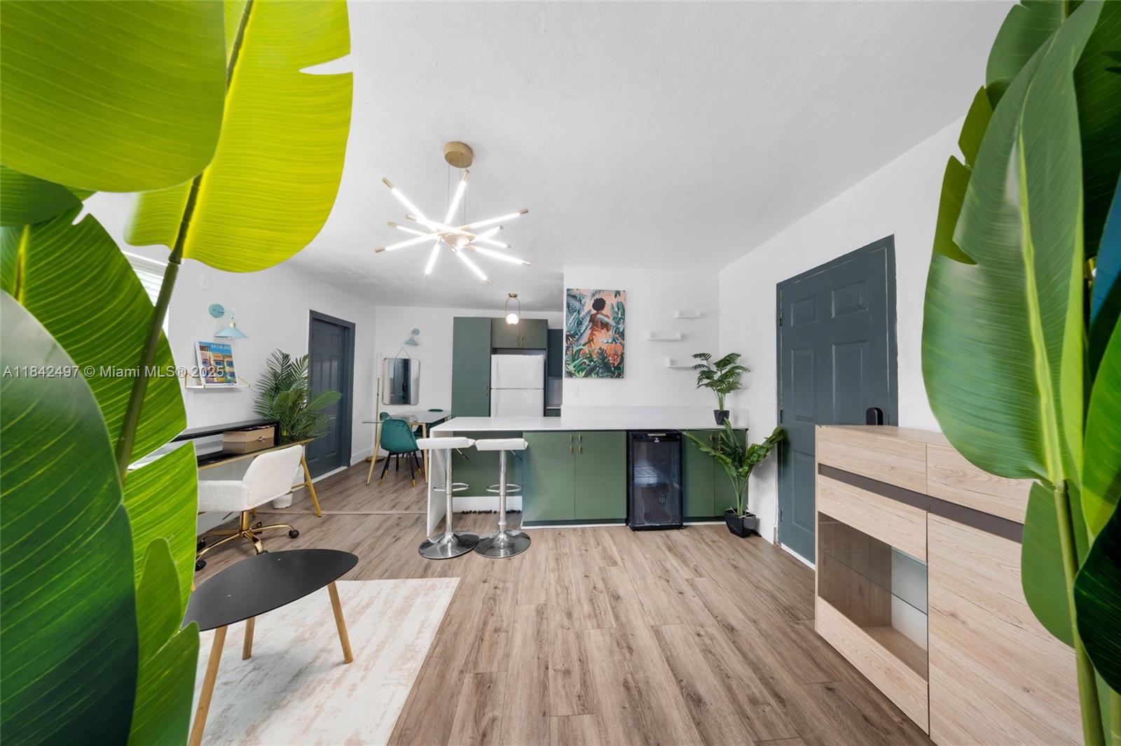 7928 Harding Ave 2, Miami Beach, FL, 33141/$199,000 1 7928 Harding Ave 2