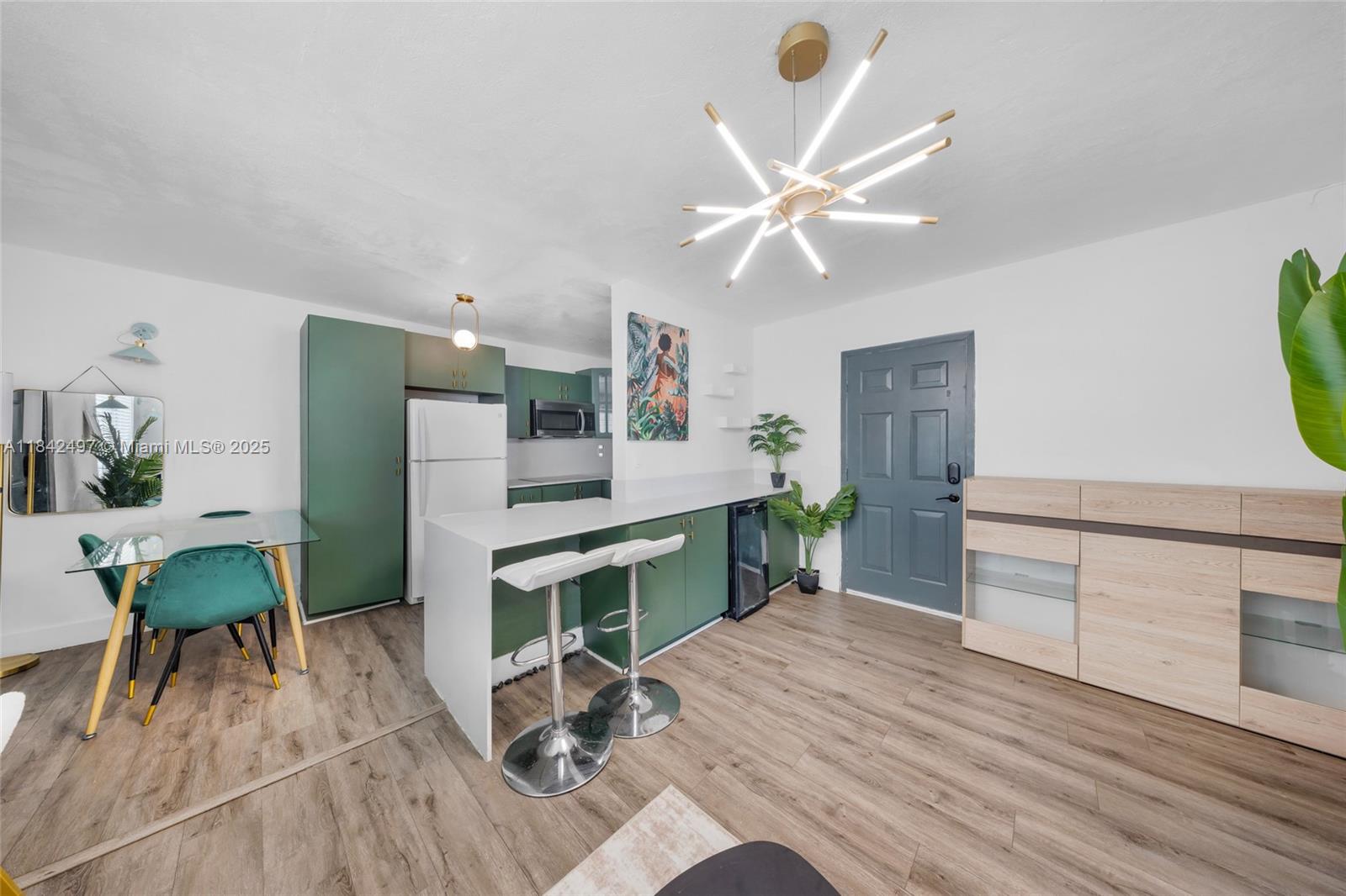 7928 Harding Ave 2, Miami Beach, FL, 33141/$199,000 2 7928 Harding Ave 2
