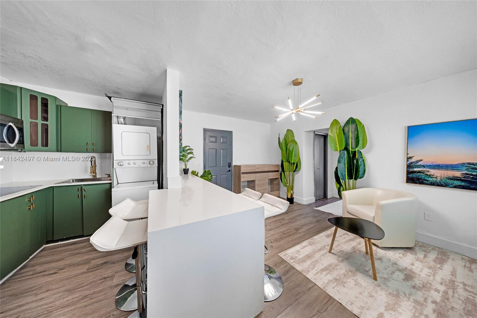 7928 Harding Ave 2, Miami Beach, FL, 33141/$199,000 4 7928 Harding Ave 2