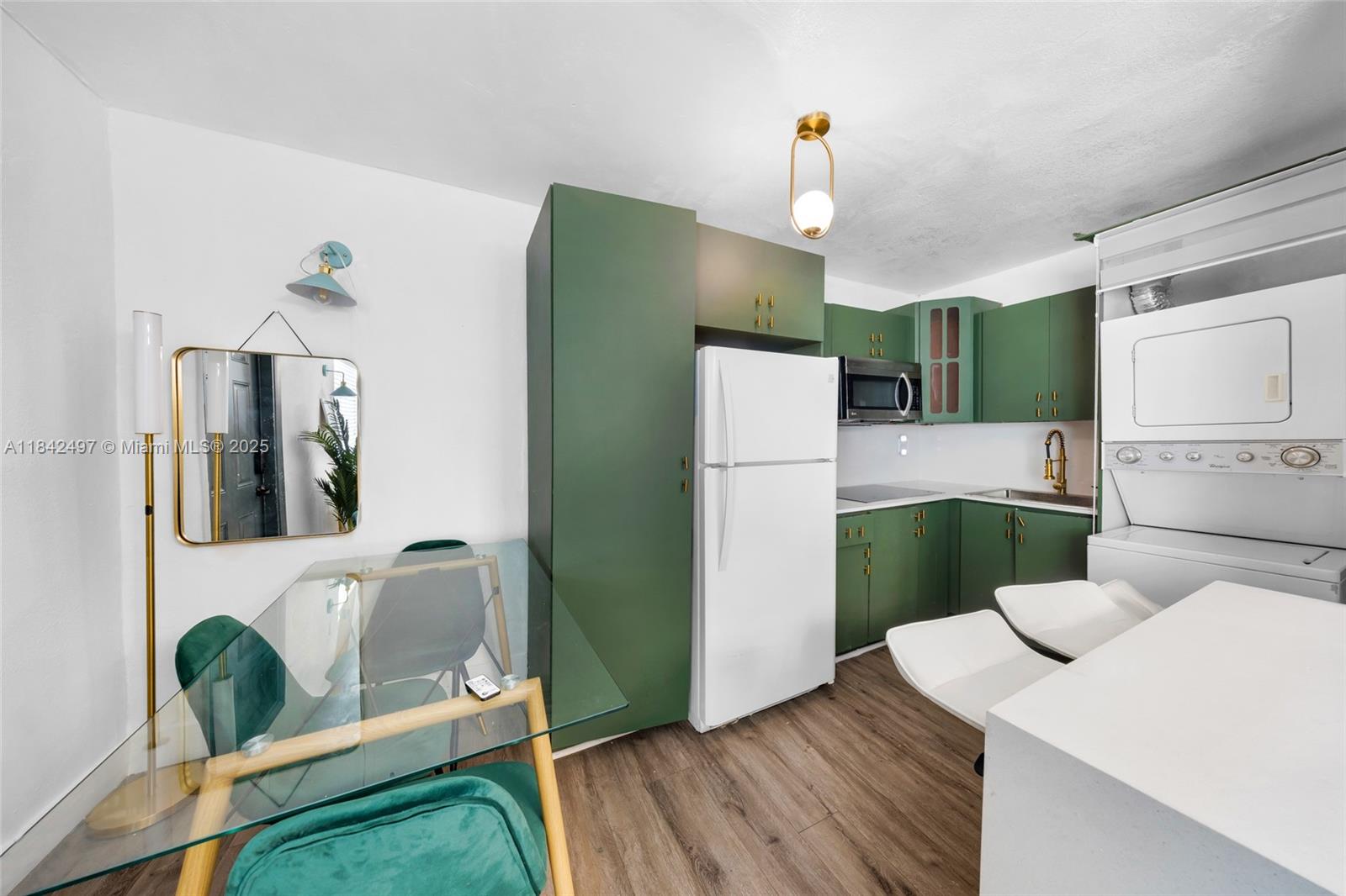 7928 Harding Ave 2, Miami Beach, FL, 33141/$199,000 3 7928 Harding Ave 2
