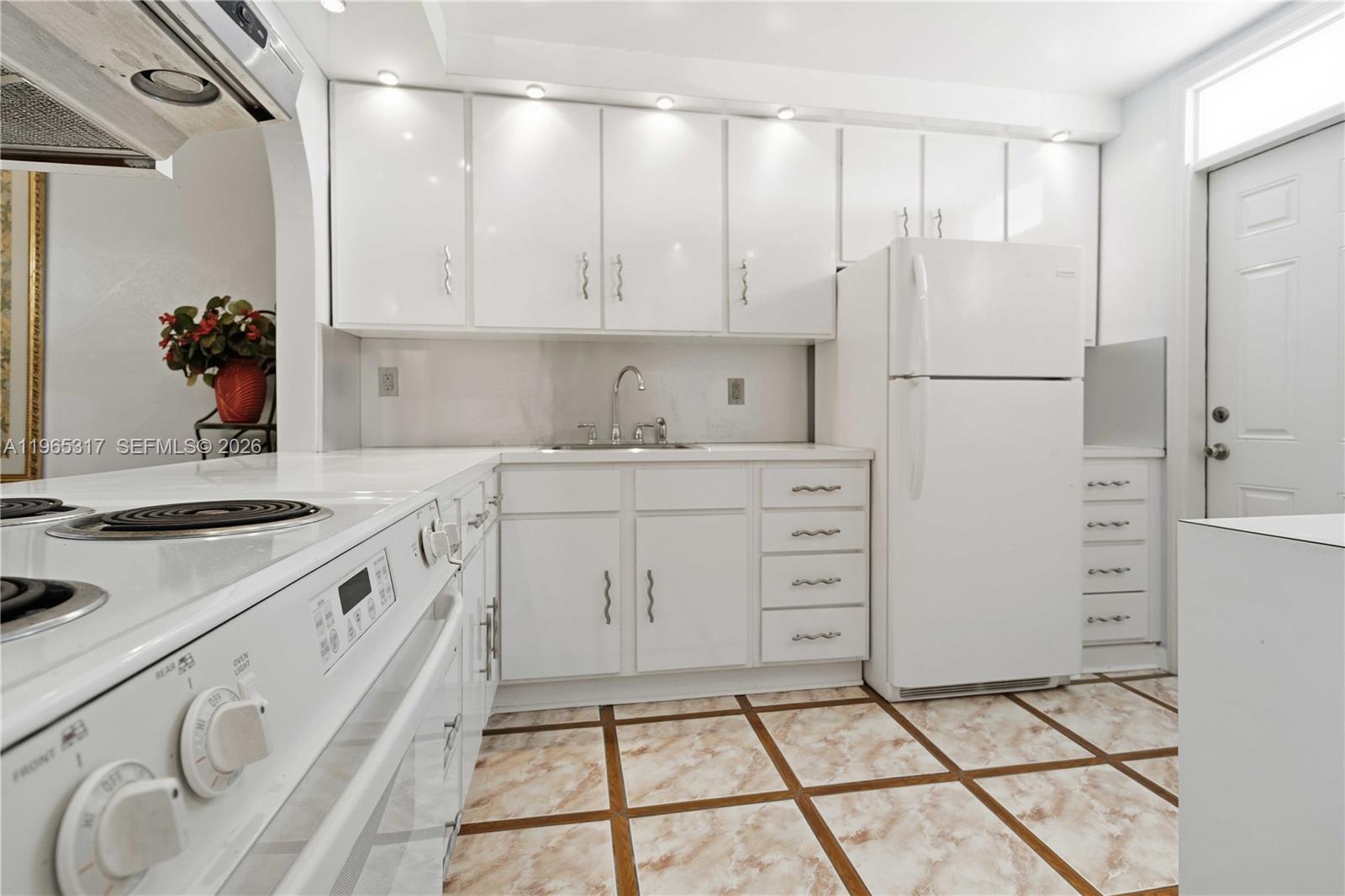 1401 NE Miami Gardens Dr 287