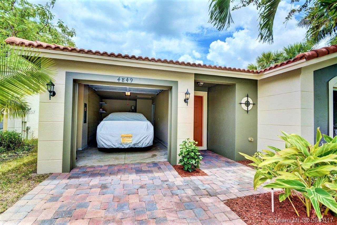 MARTINS CROSSING - Residential