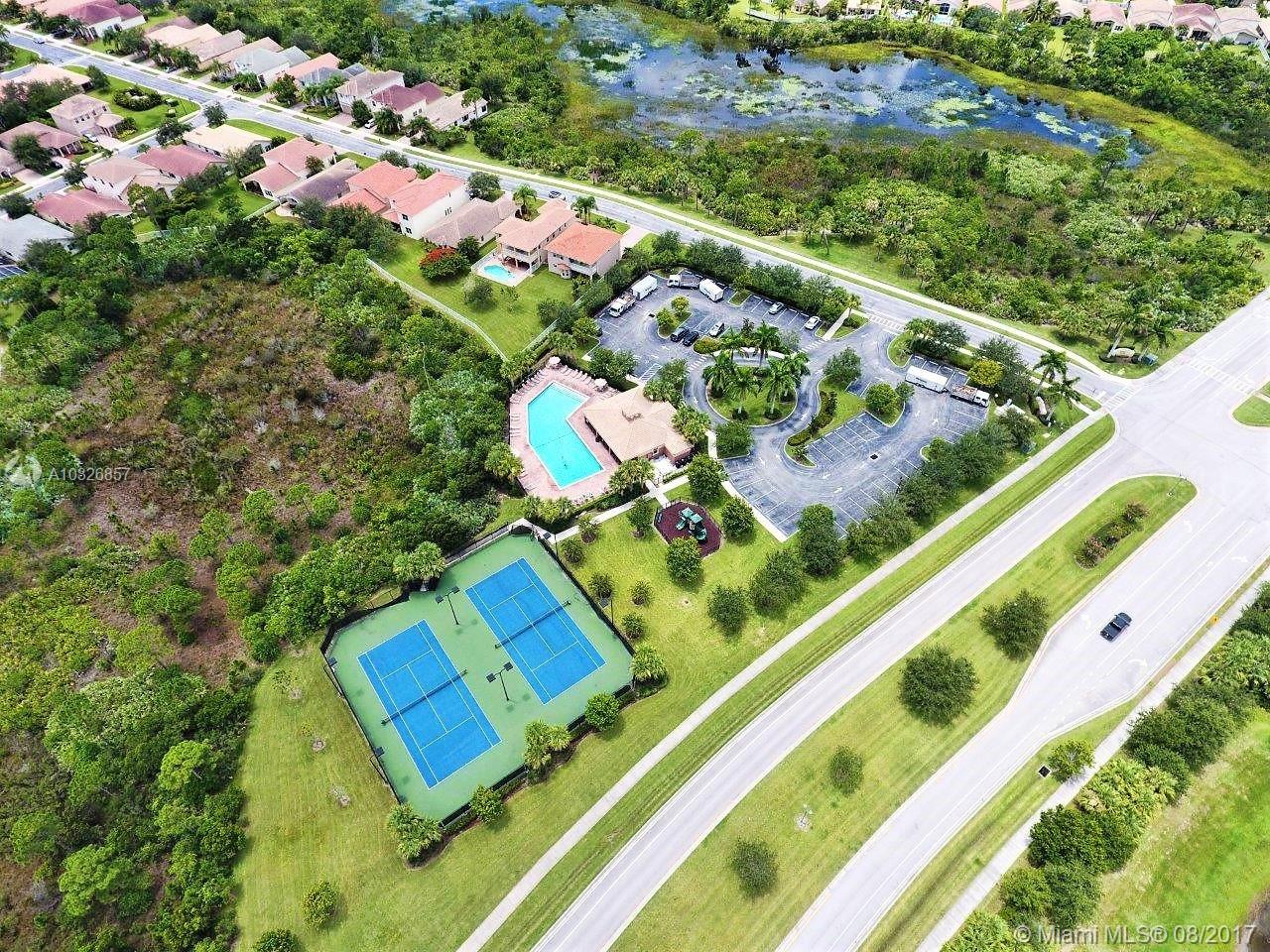 MARTINS CROSSING - Residential