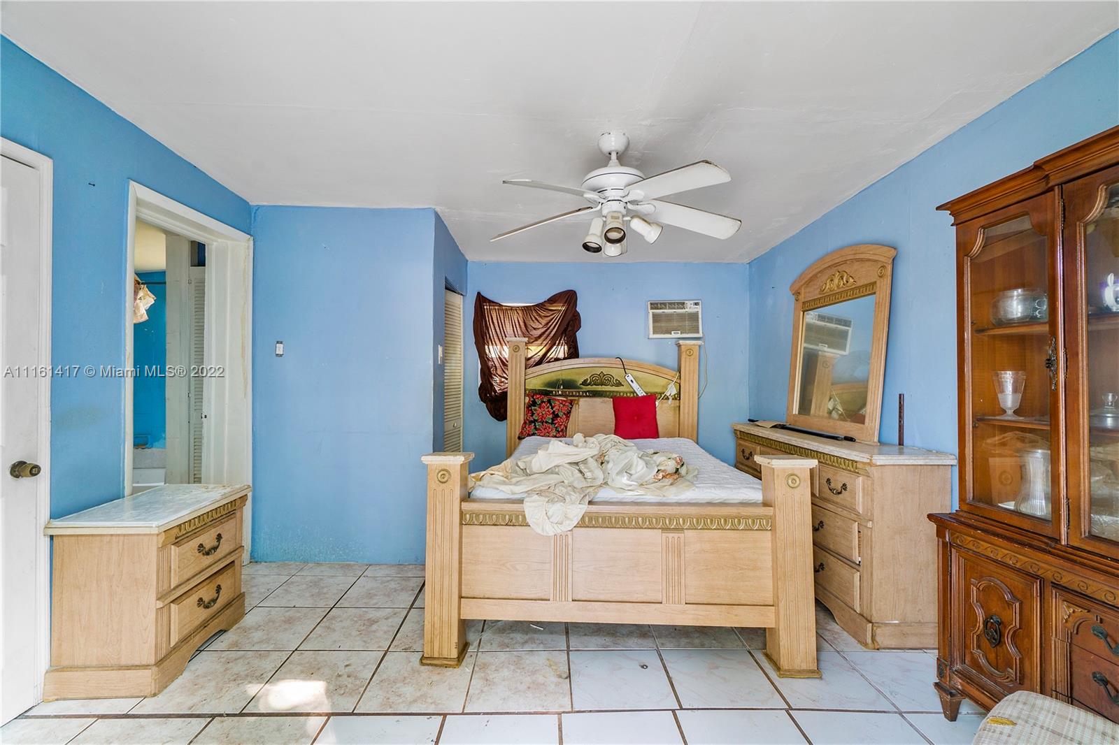 GOLDEN GLADES PARK 5TH AD - Residential