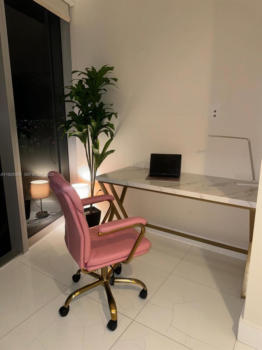 ICONBRICKELL CONDO NO 1 - Residential