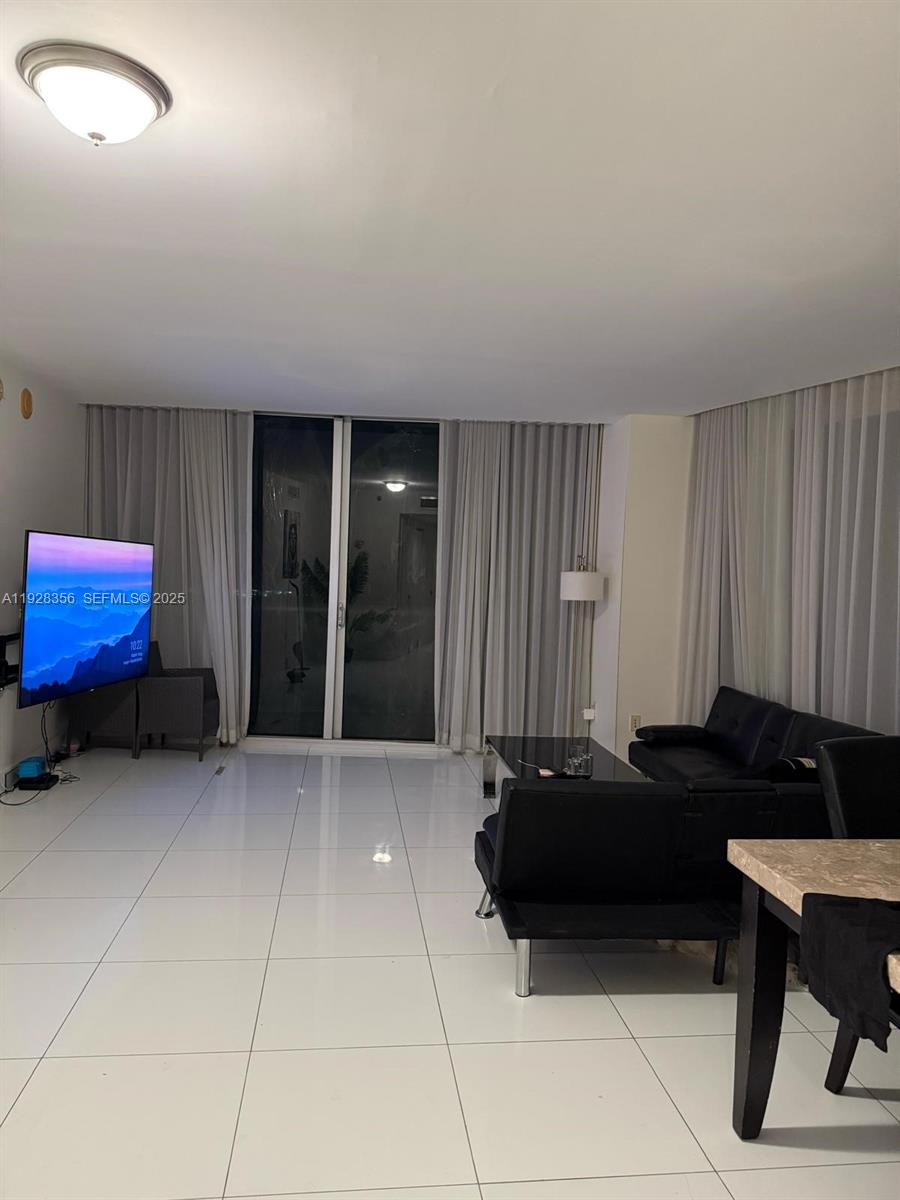 ICONBRICKELL CONDO NO 1 - Residential