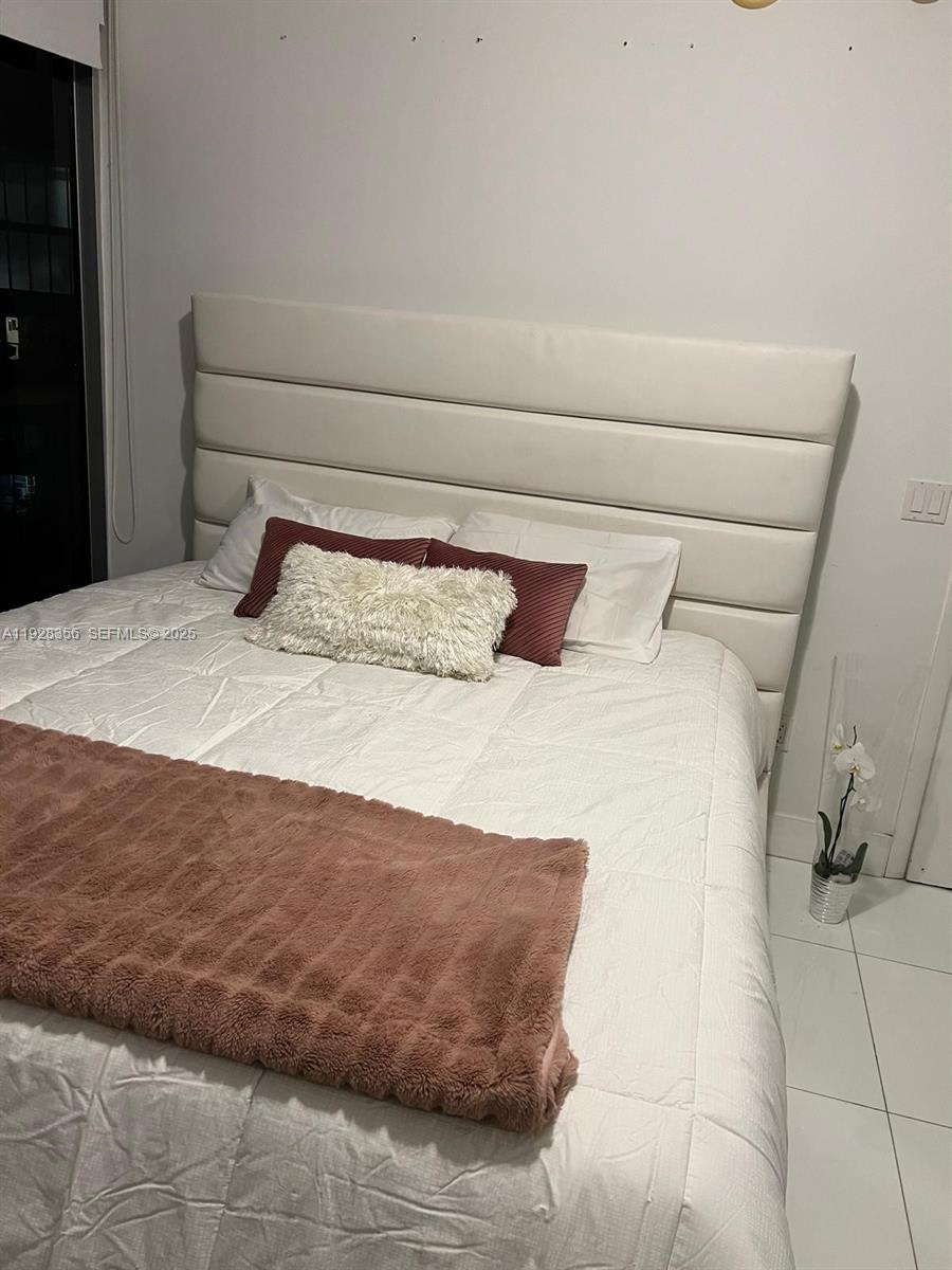 ICONBRICKELL CONDO NO 1 - Residential