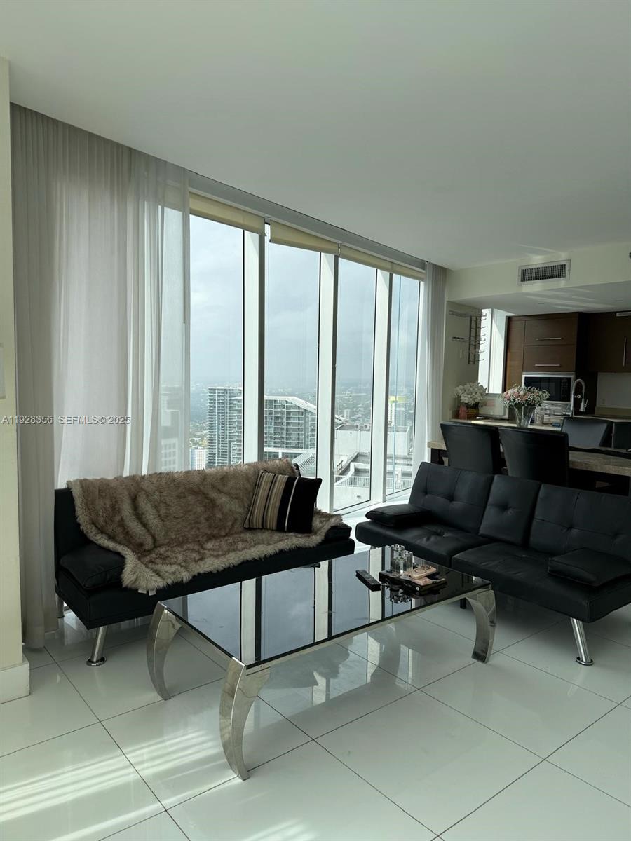 ICONBRICKELL CONDO NO 1 - Residential