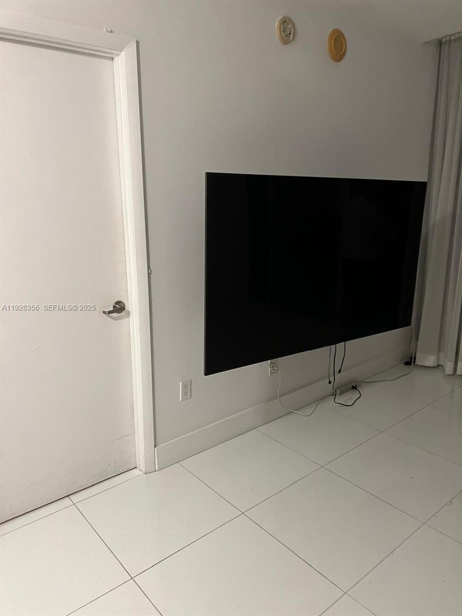 ICONBRICKELL CONDO NO 1 - Residential