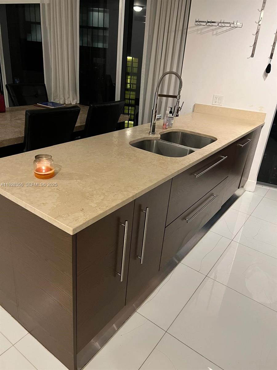 ICONBRICKELL CONDO NO 1 - Residential