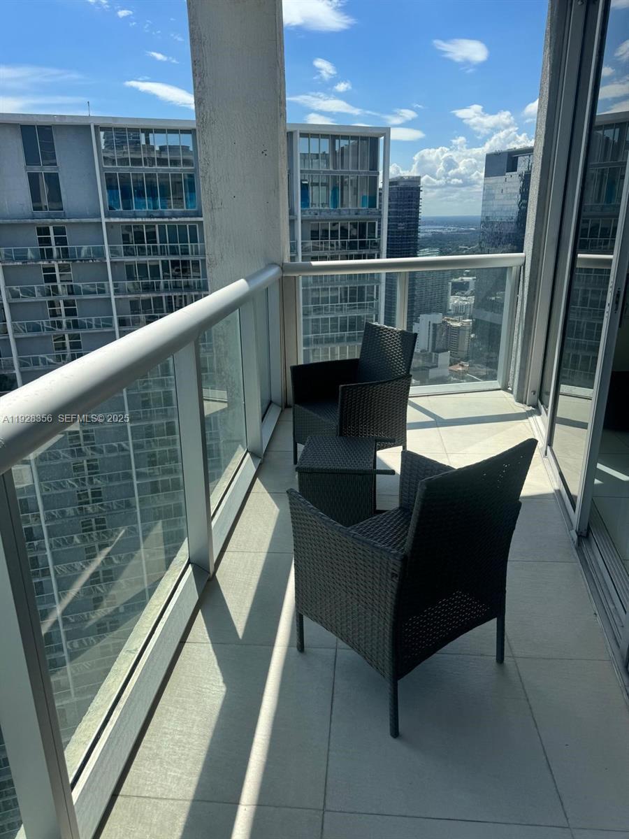 ICONBRICKELL CONDO NO 1 - Residential