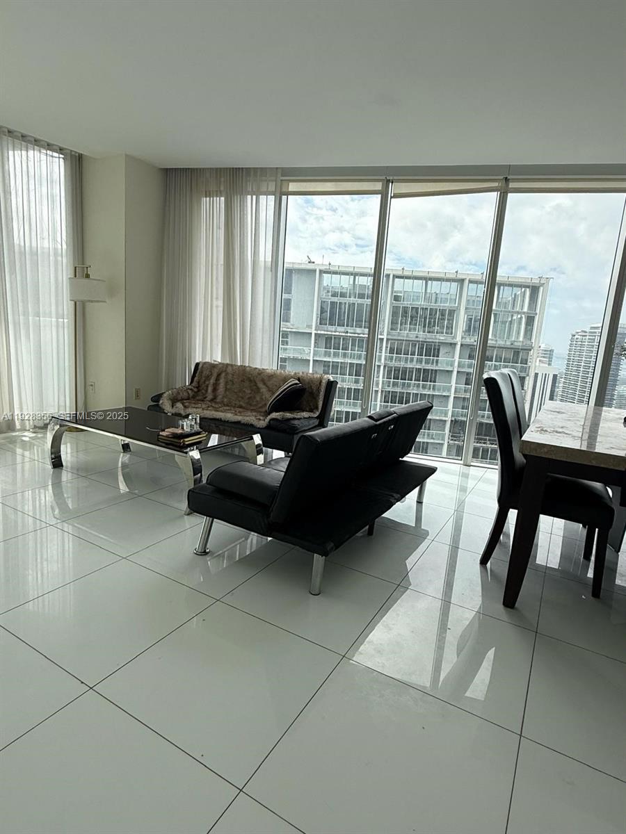ICONBRICKELL CONDO NO 1 - Residential