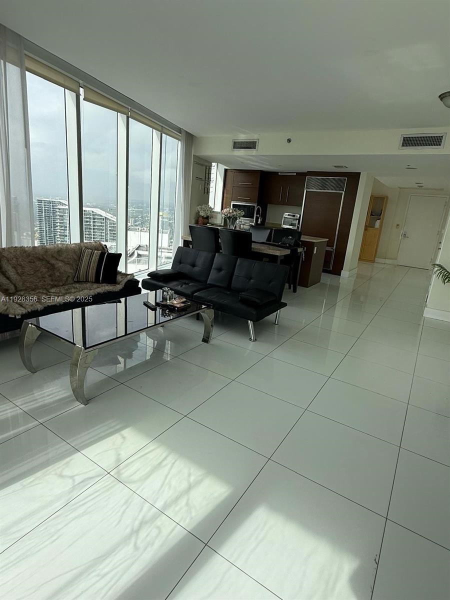 ICONBRICKELL CONDO NO 1 - Residential